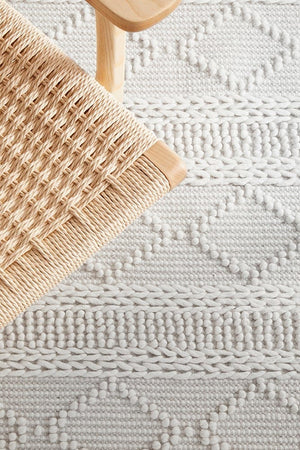 Zoe rug — 225x155cm size shown in dining area