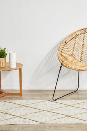 Byron 222 White Runner jute rug — close-up of hand-braided weave detail