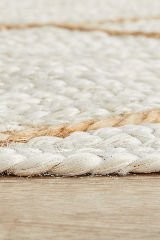 Byron 222 White Runner jute rug — detail shot of white braided pattern