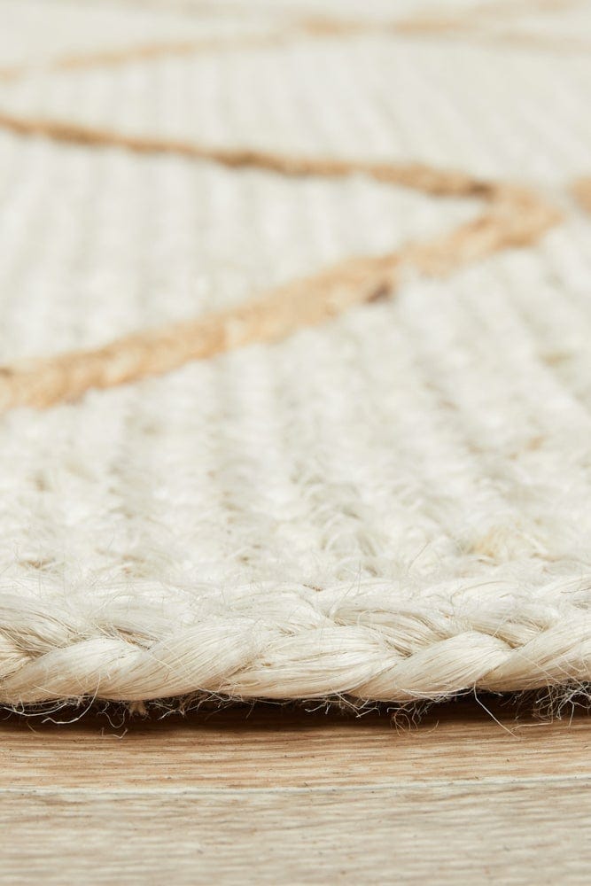 Byron 222 White jute rug — detail shot of white braided jute pattern