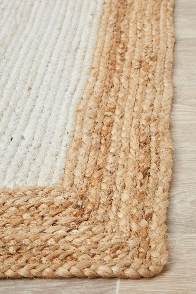 Byron 333 White Natural rug — full product shot showing two-tone colourway