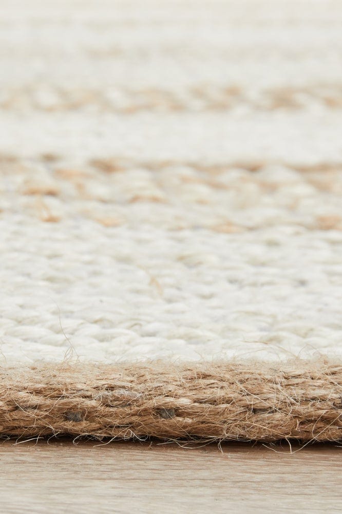 Byron 555 Natural White jute rug — detail shot of two-tone braided jute pattern