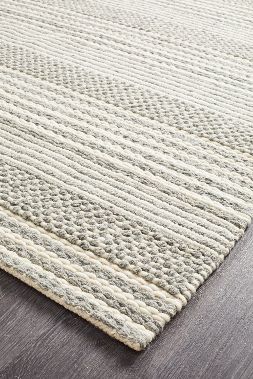 Navia 340 Silver flatweave rug — close-up of hand-knotted wool weave detail